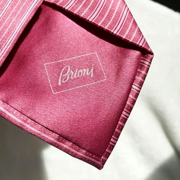 Brioni Handmade 100% Silk Tie - Deep Pink - Picture 5 of 7
